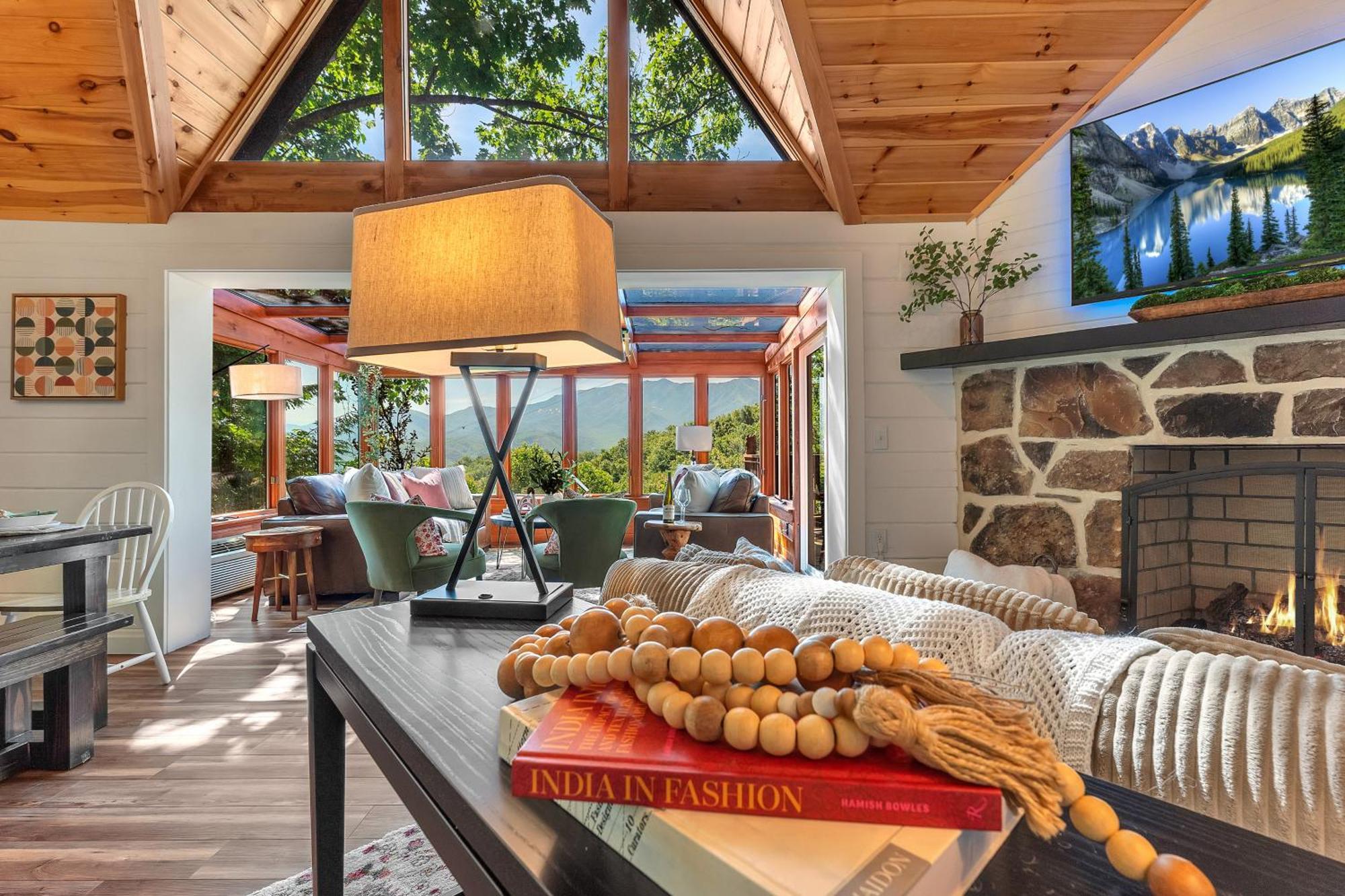 Family Chalet With Sauna, Hottub, Heavenly Views! Mins To Downtown! Gatlinburg Exteriör bild